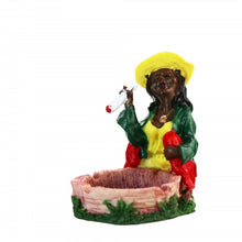 Load image into Gallery viewer, Rasta Ashtray Lady Chilling Out
