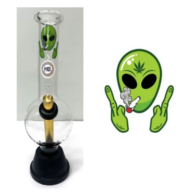 Medium Pyrex Smokin Alien 26cm